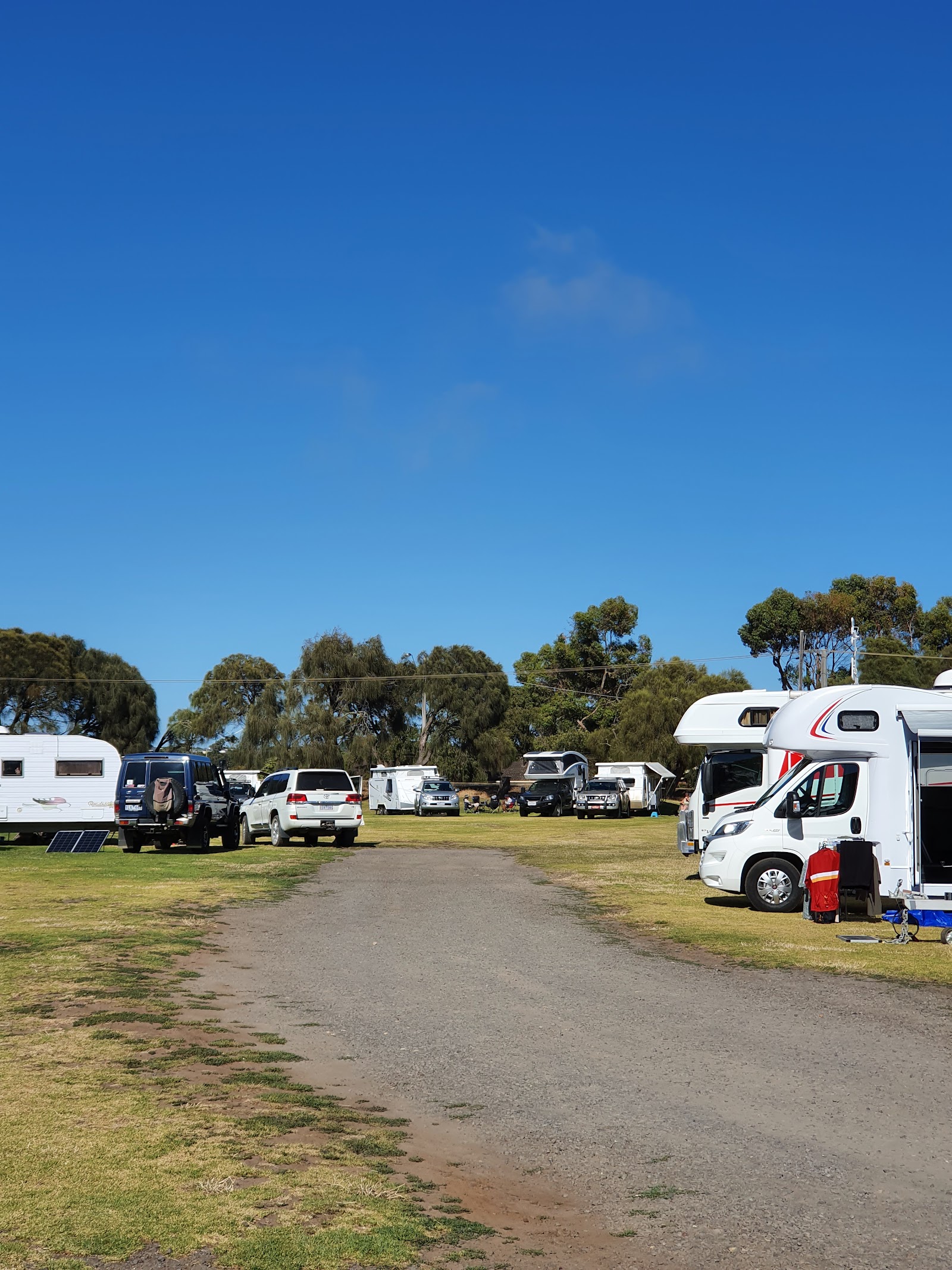Henty Park 6