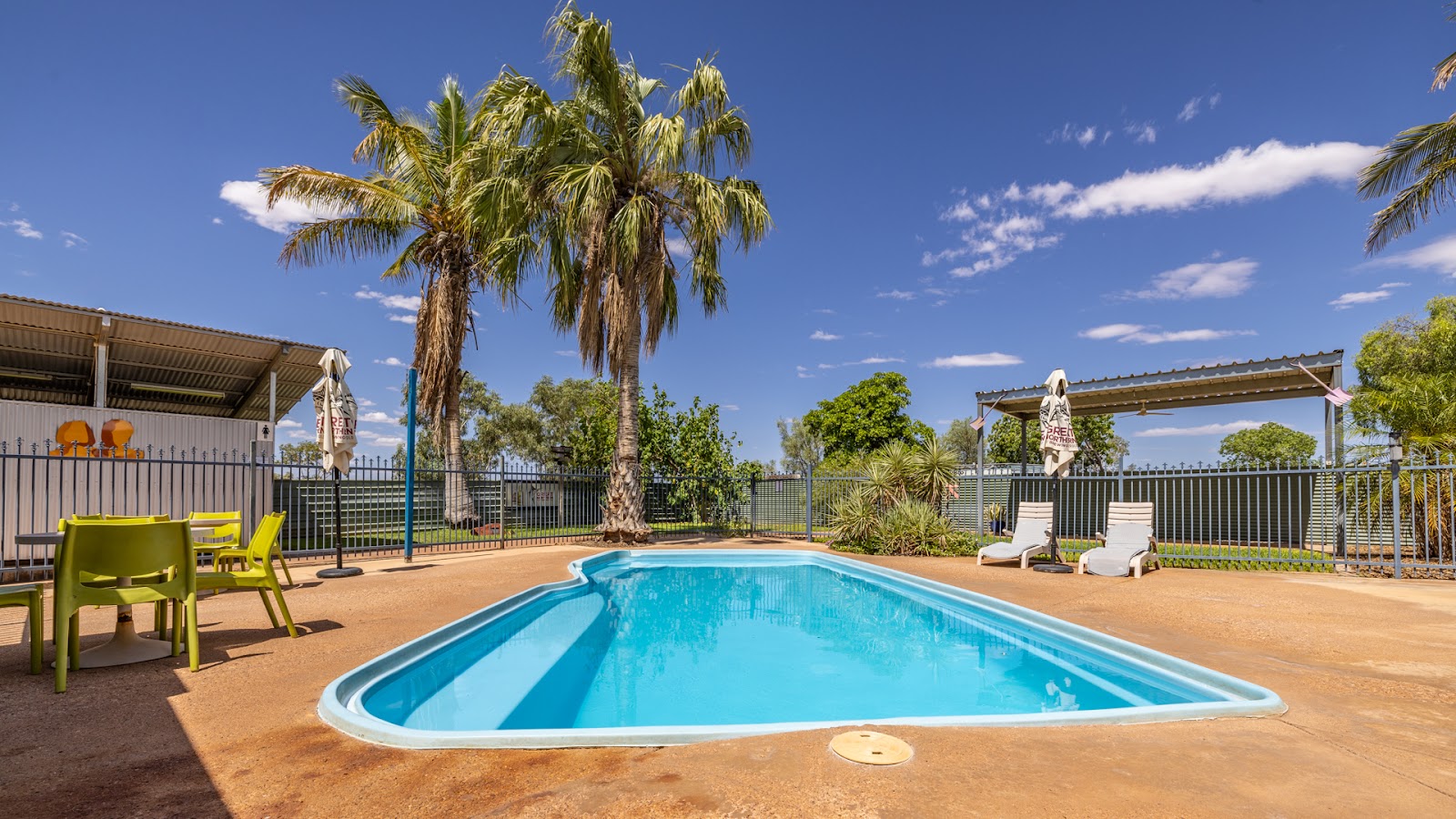 Devils Marbles Hotel 3
