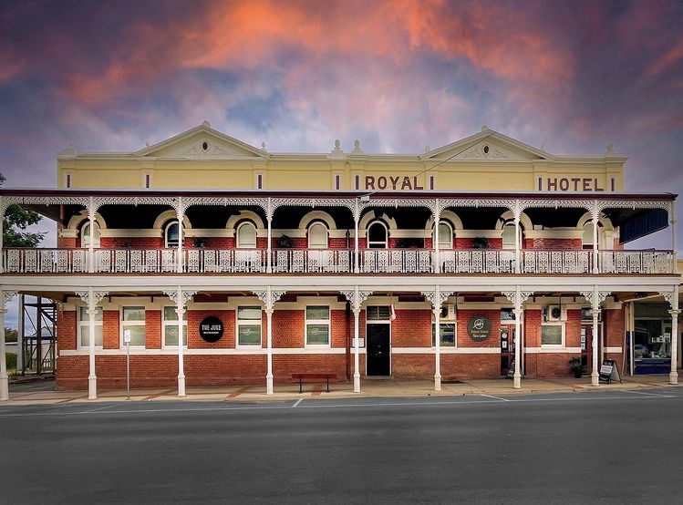 Royal Hotel Sea Lake 3