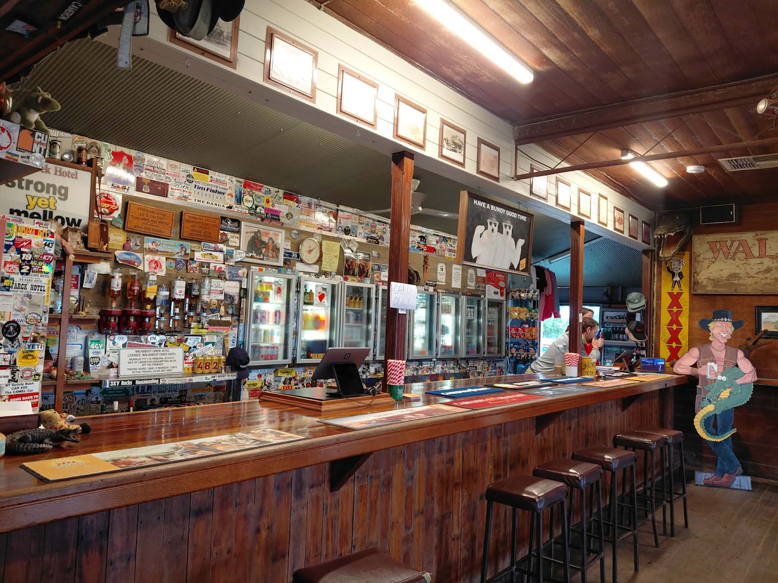 Crocodile Dundee's Walkabout Creek Hotel 2