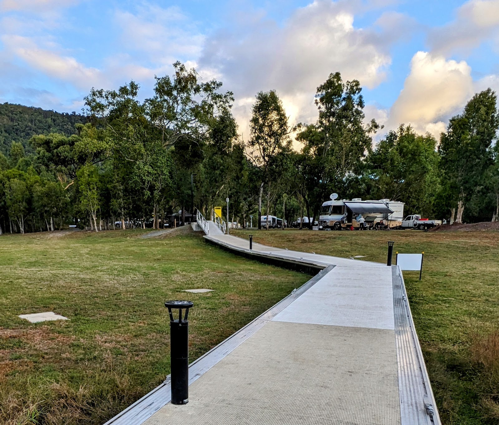 Whitsunday Holiday Parks - Lake Proserpine 8