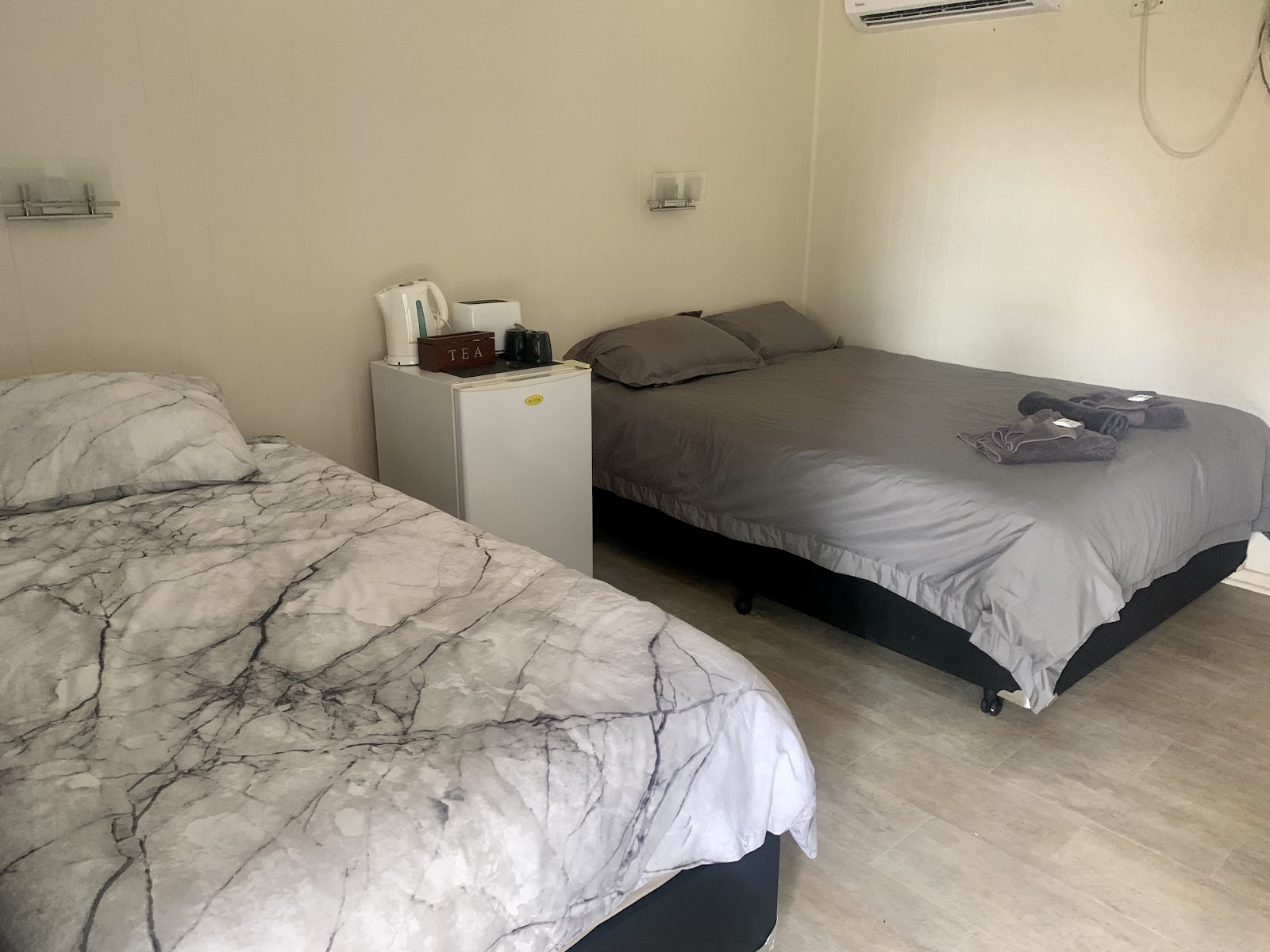 Moorine Rock Hotel Motel 2