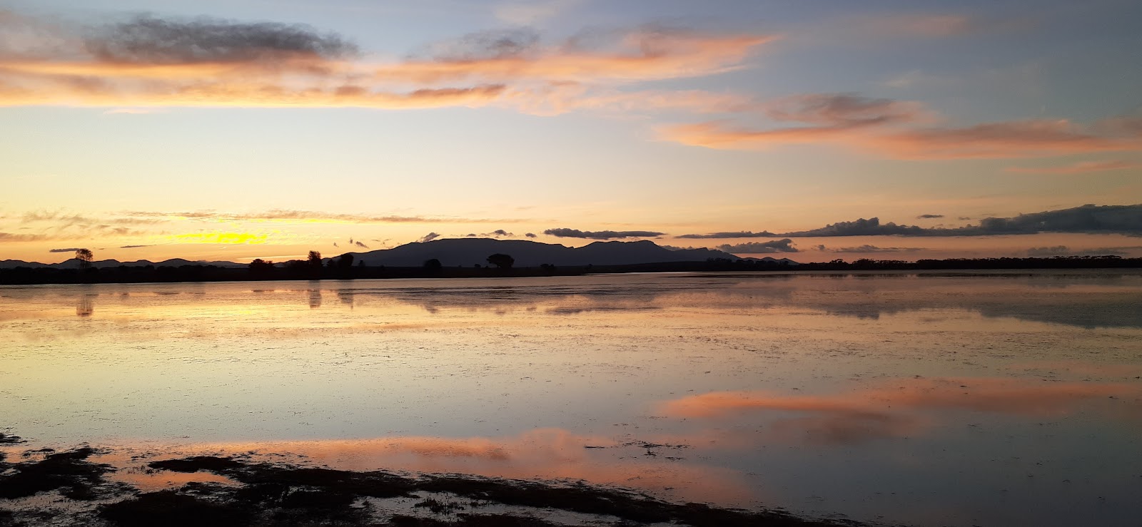 Lake Buninjon 2
