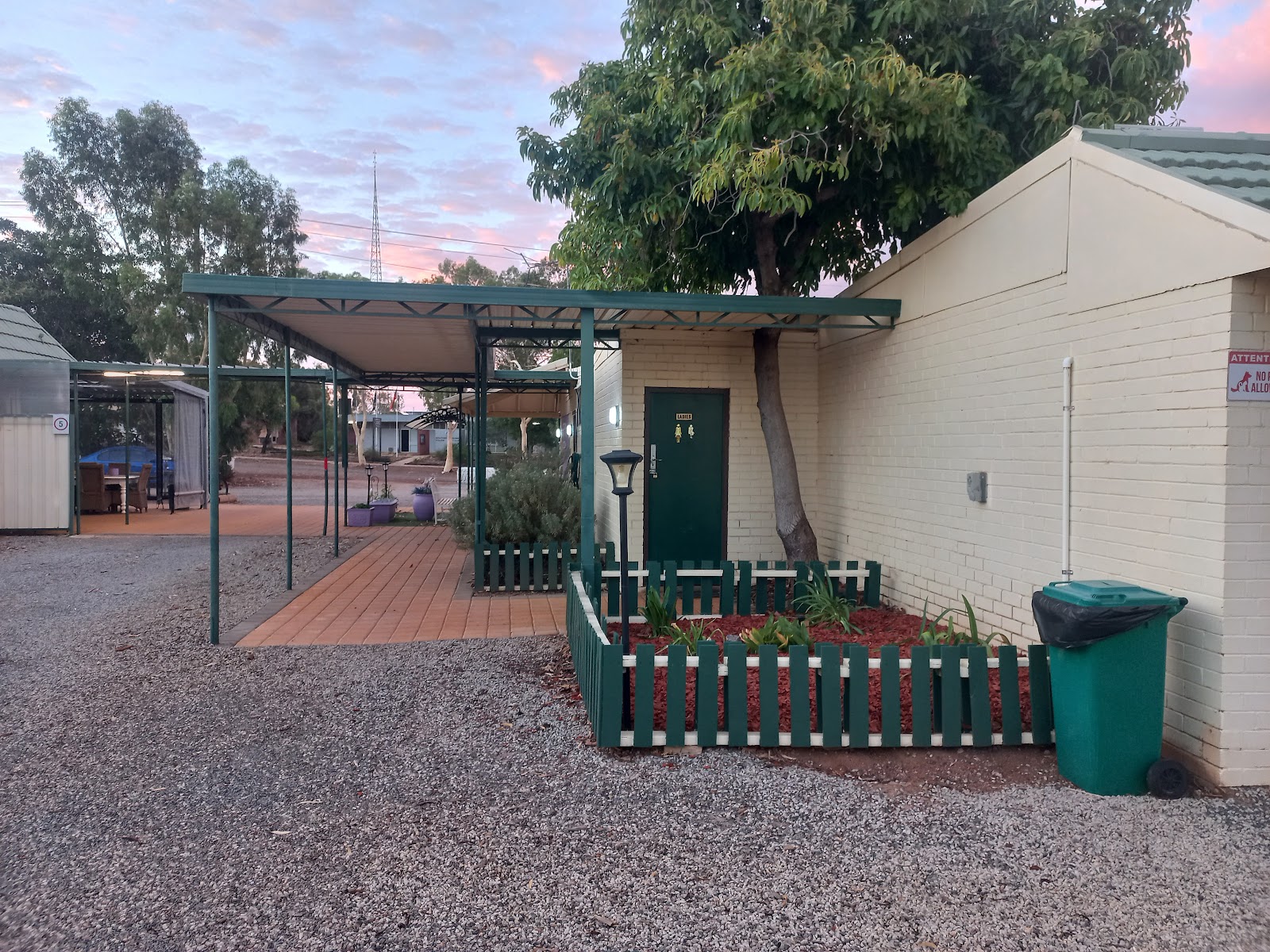 Southern Cross Motel (Canopus) 3