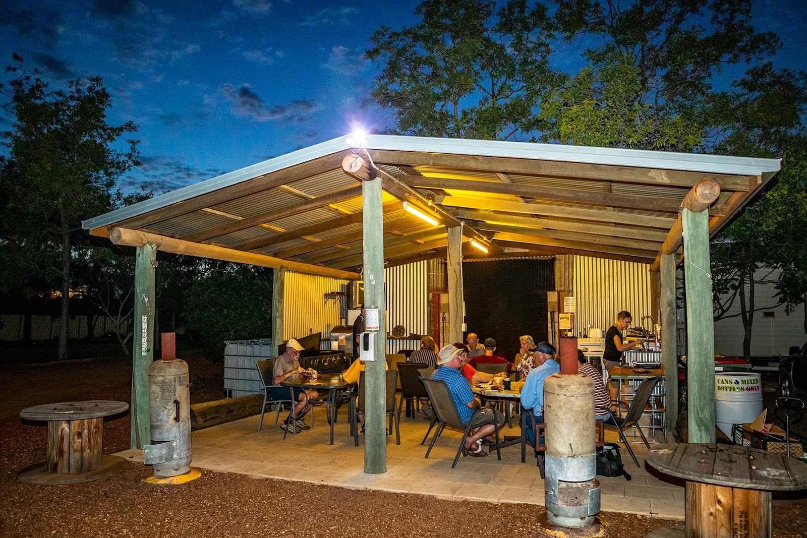 Dirranbandi Retreat & Caravan Park 2