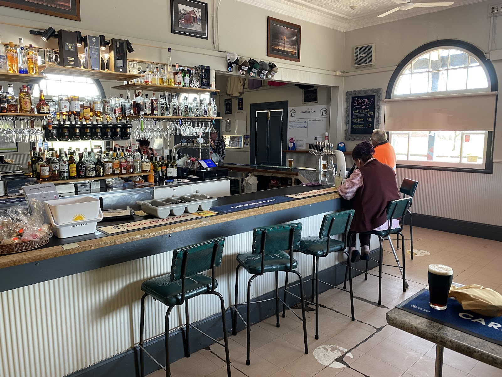 Commercial Hotel 2