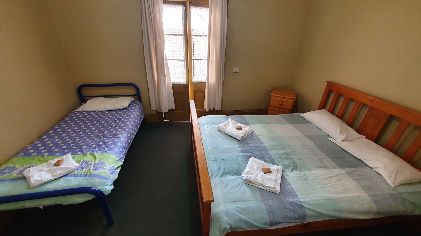 Royal Hotel Yeoval 3