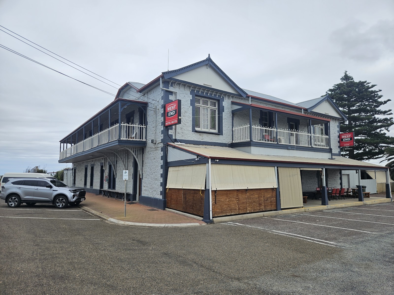 Hotel Arno RV Parking 3