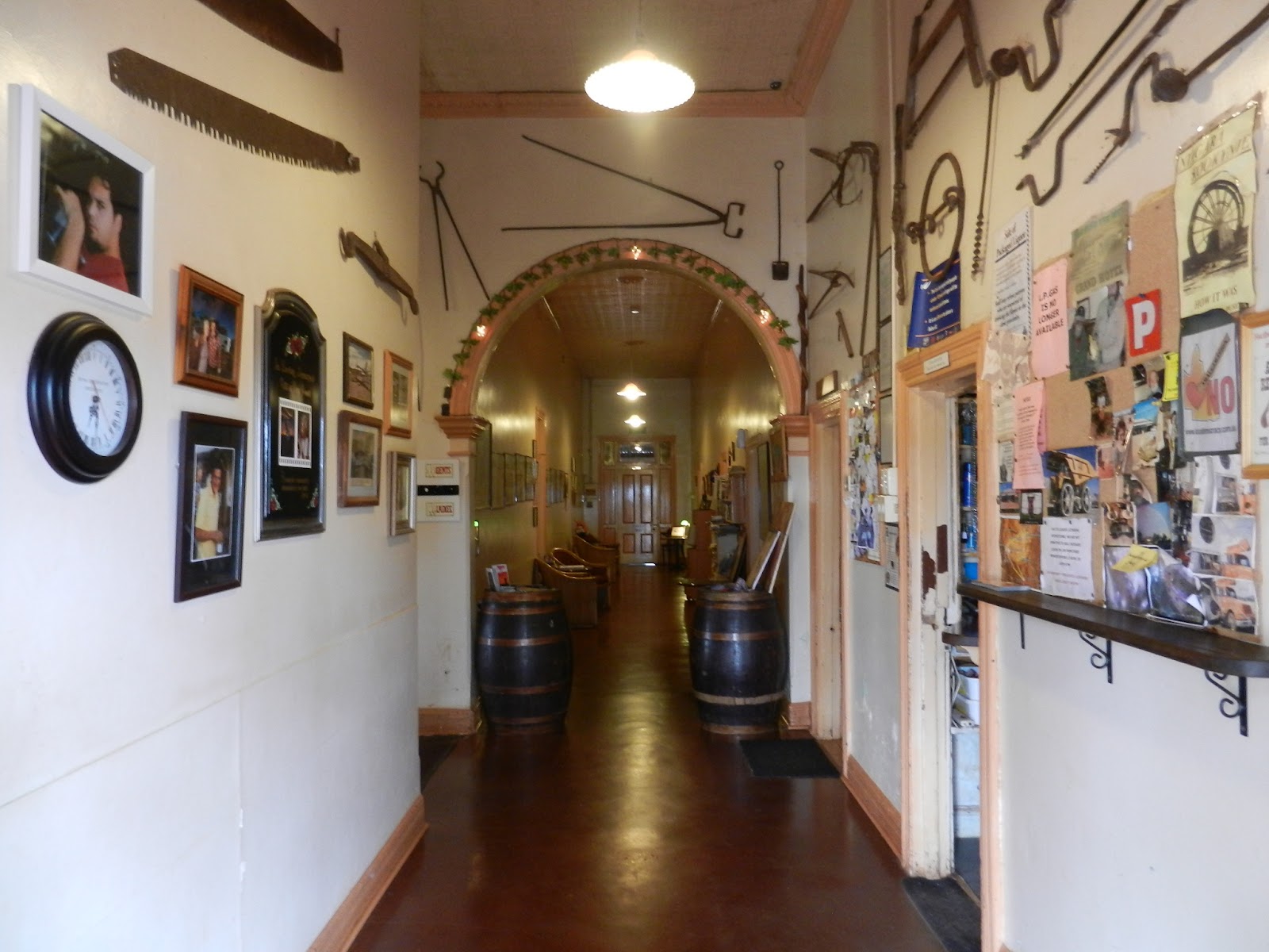 Kookynie Grand Hotel Caravan Park 6