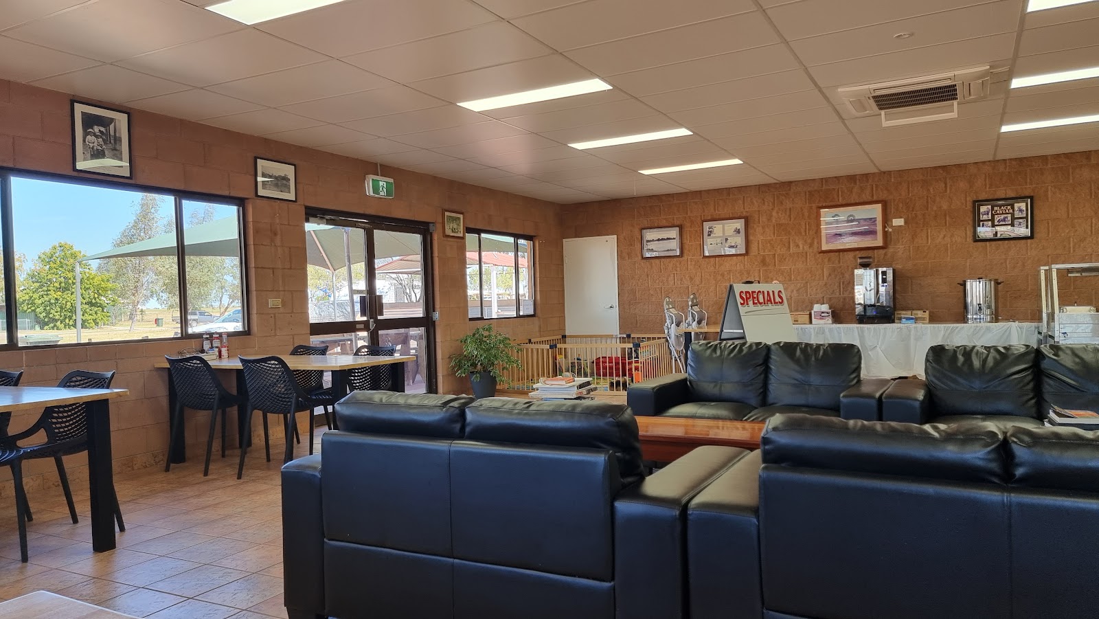 Simpson Desert Oasis Roadhouse 3