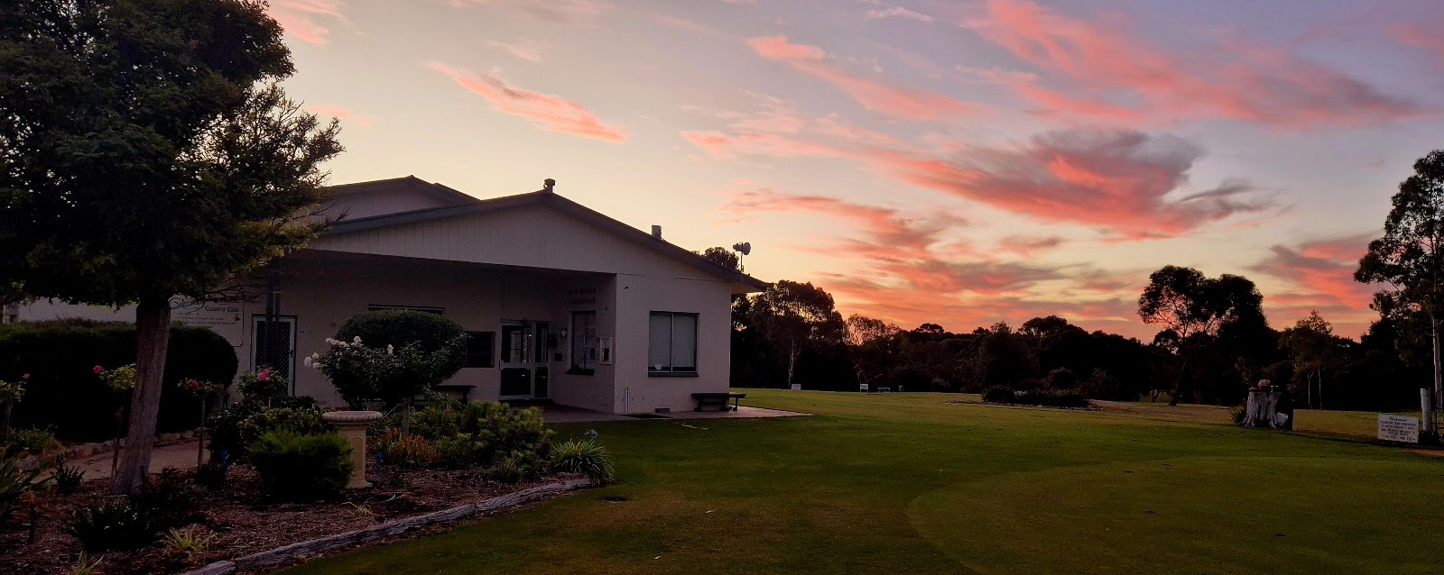 Lucindale Country Club Caravan Park 2