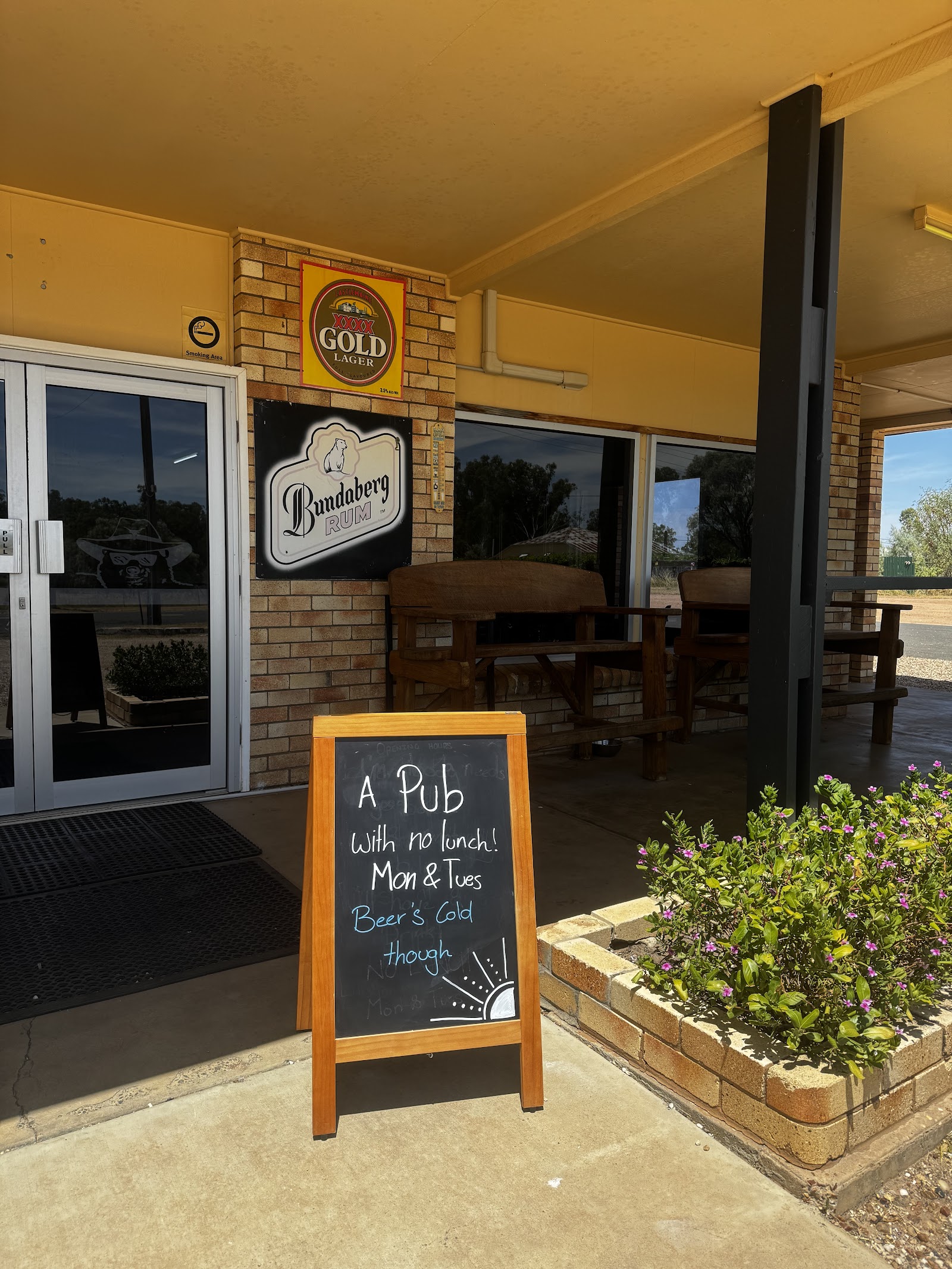Yuleba Hotel Motel 2