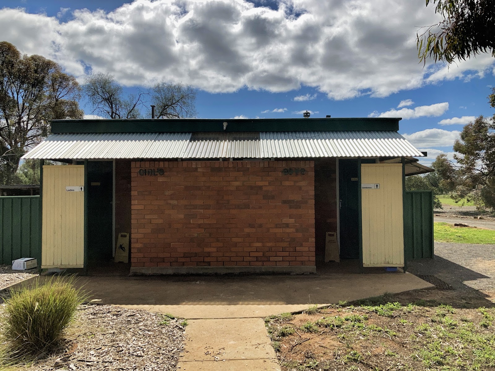 The Old School - Caravan Park 4