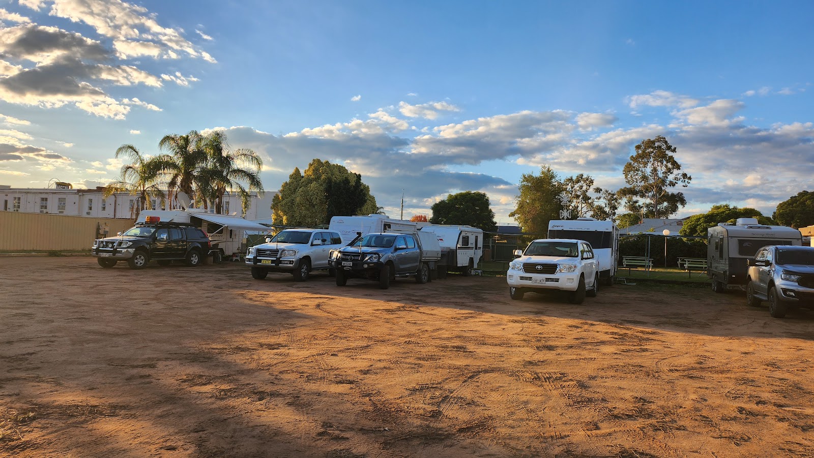 Cobar Memorial Services Club 3