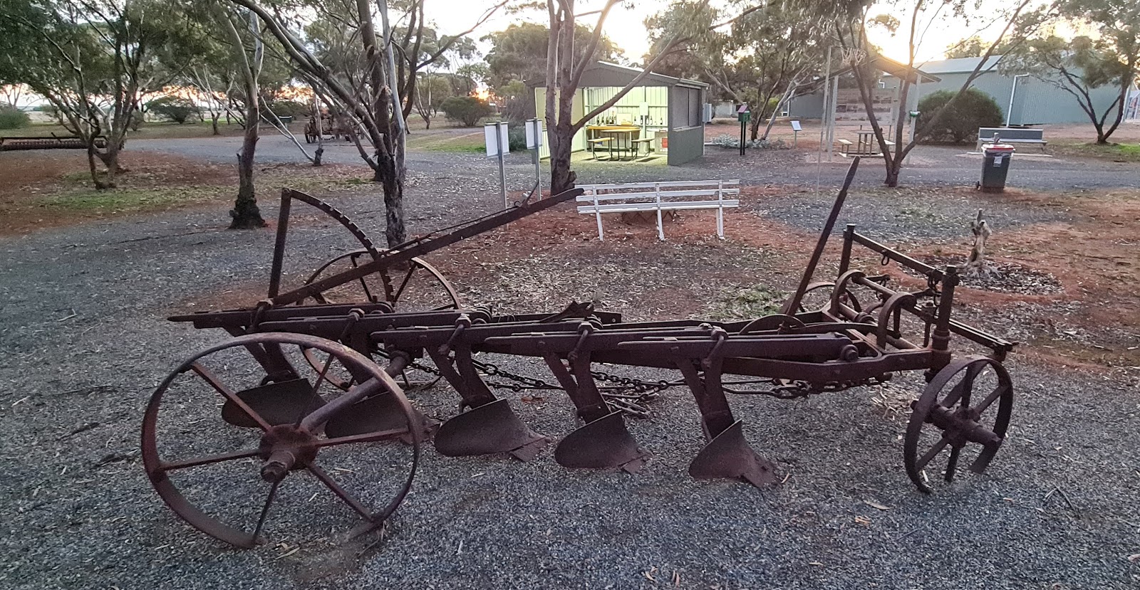 Mundoora Free Caravan, Camping & Museum Park 3