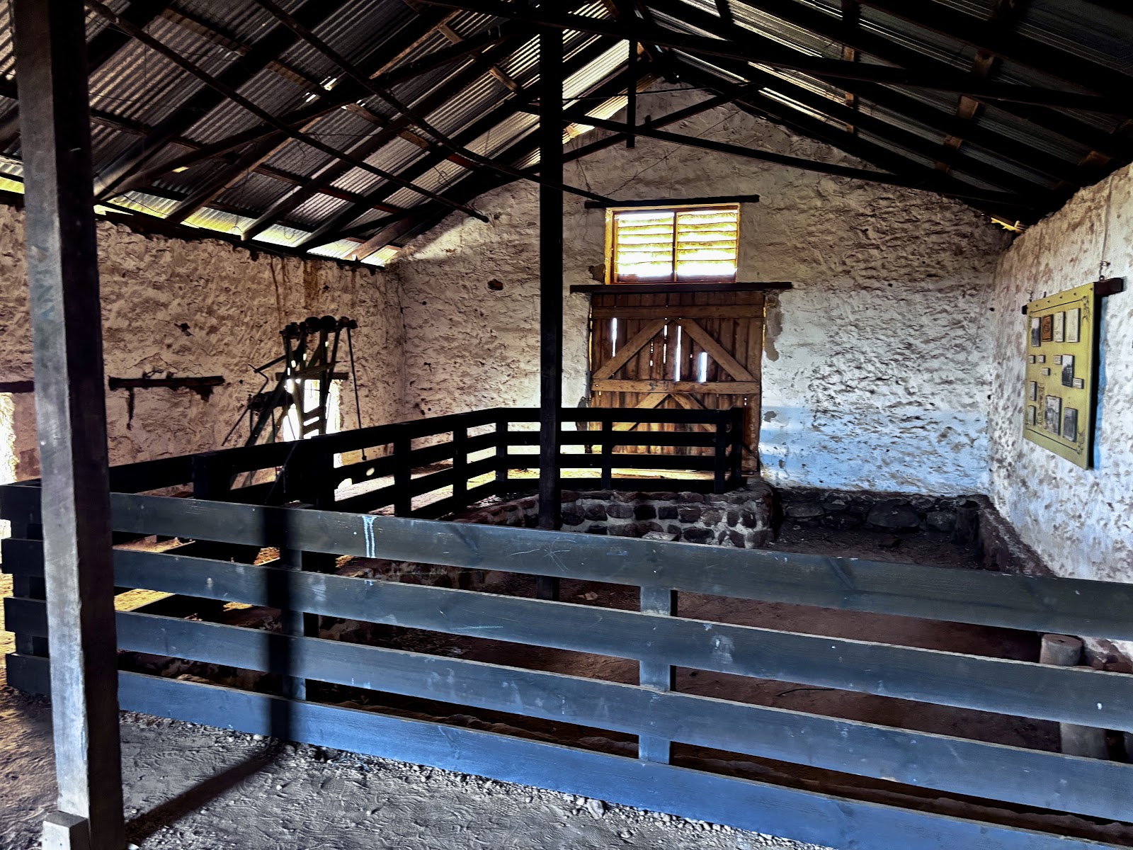Enanty Barn S/C 3