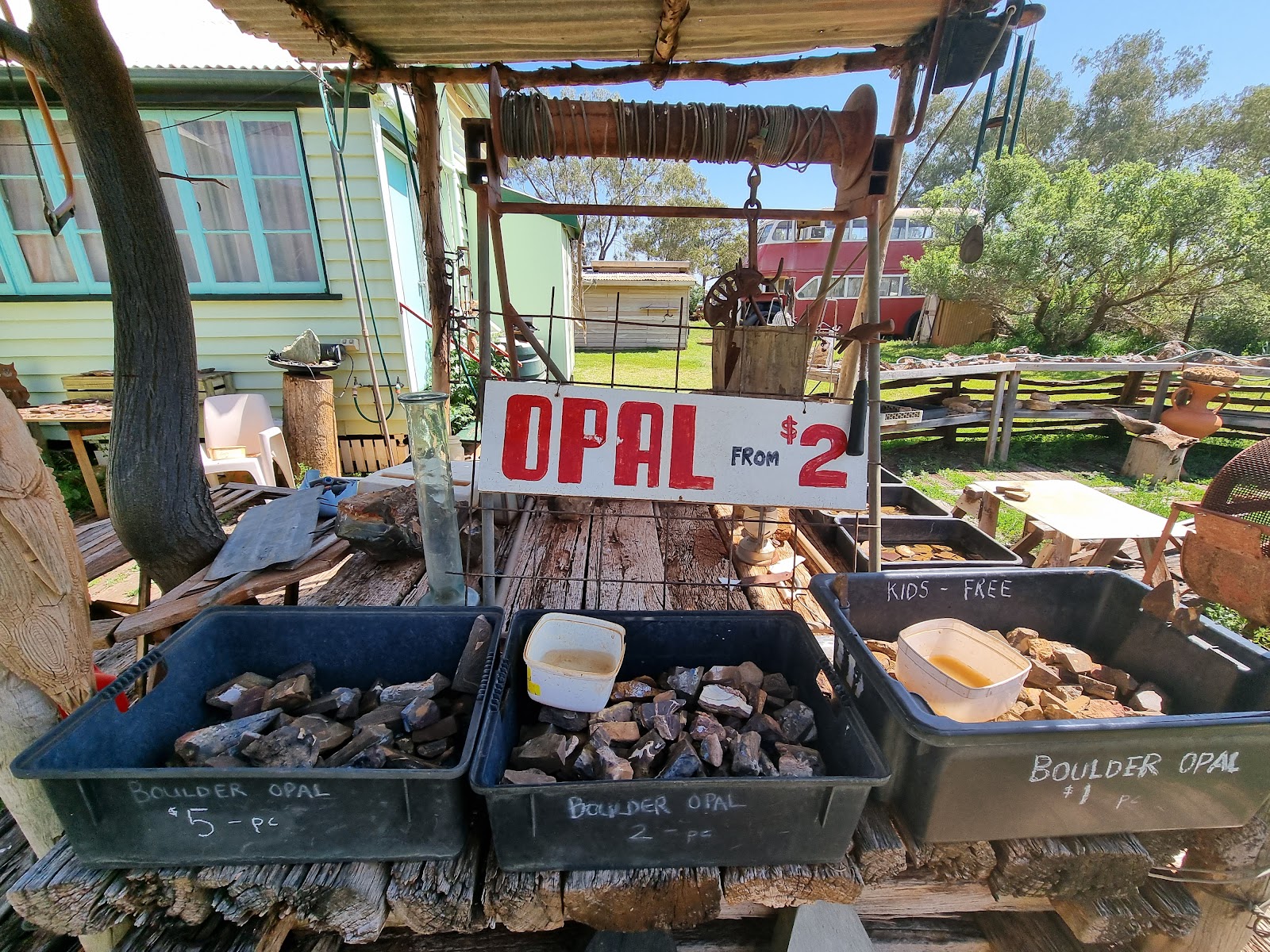 Eulo Queen Opal Centre 2