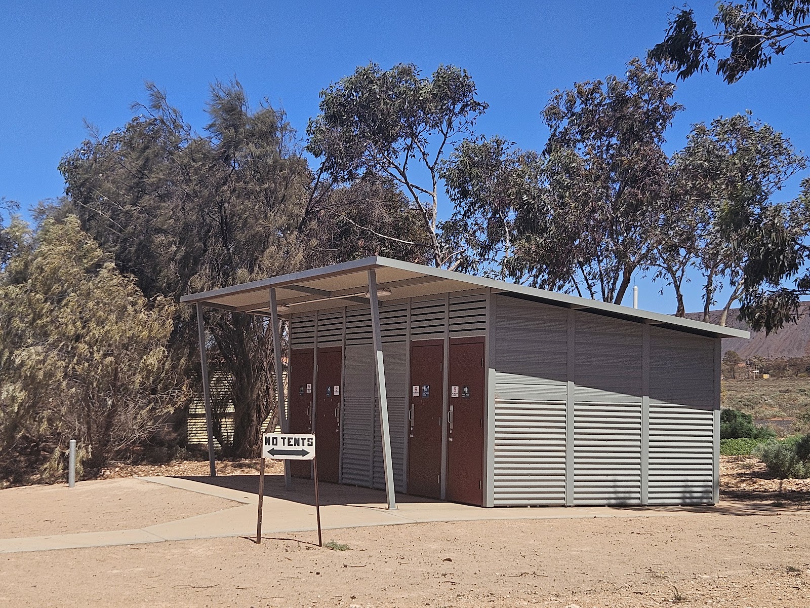 Iron Knob caravan and camping area 7