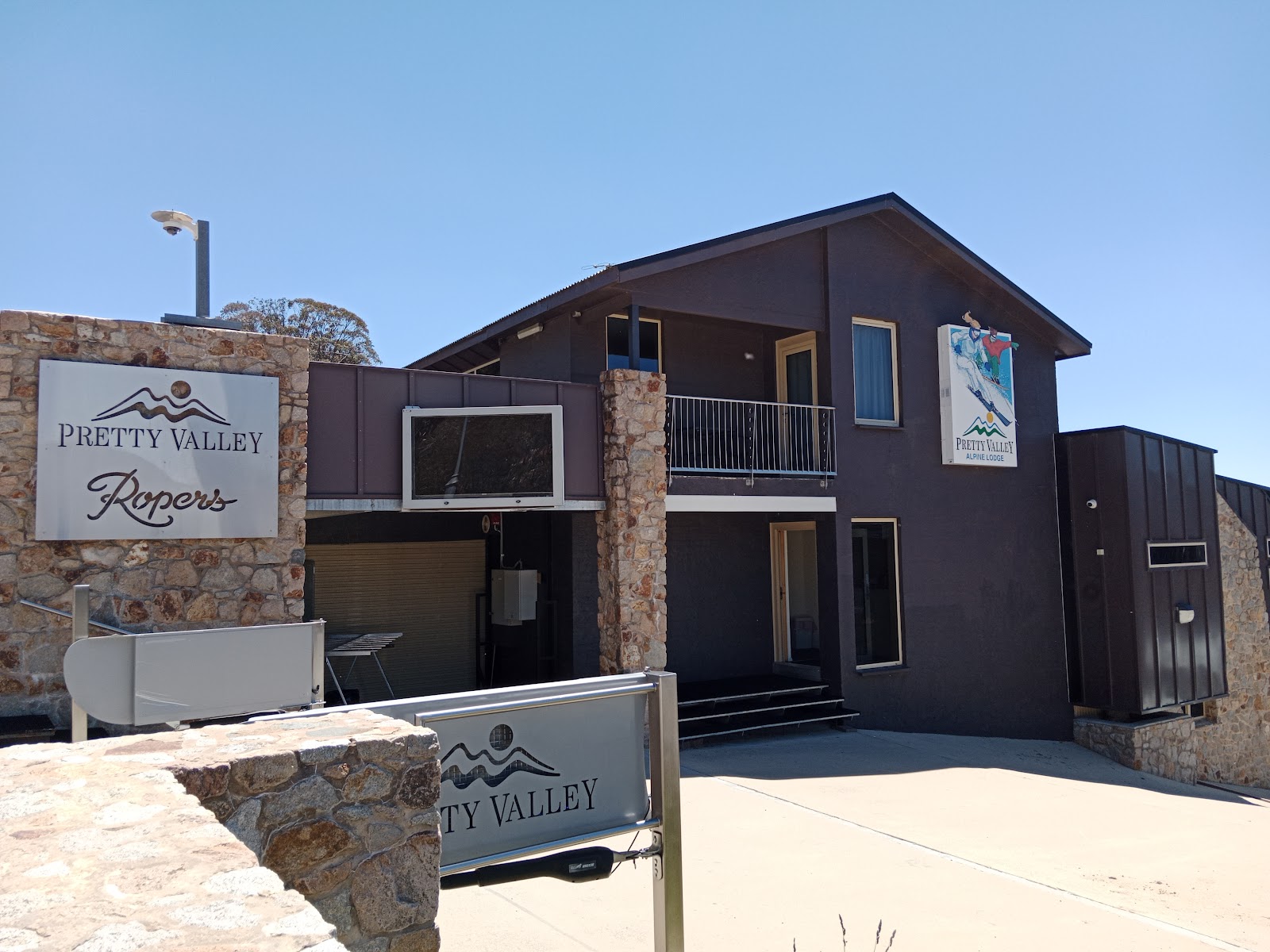 Pretty Valley Alpine Lodge 3