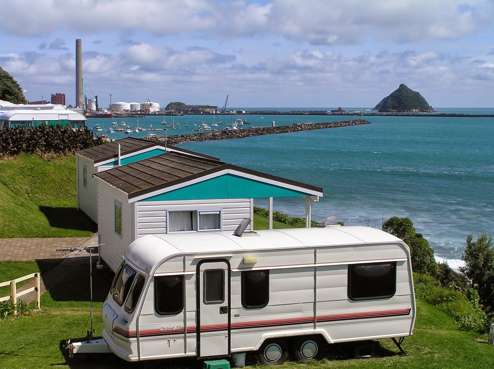 Belt Road Seaside Holiday Park 10