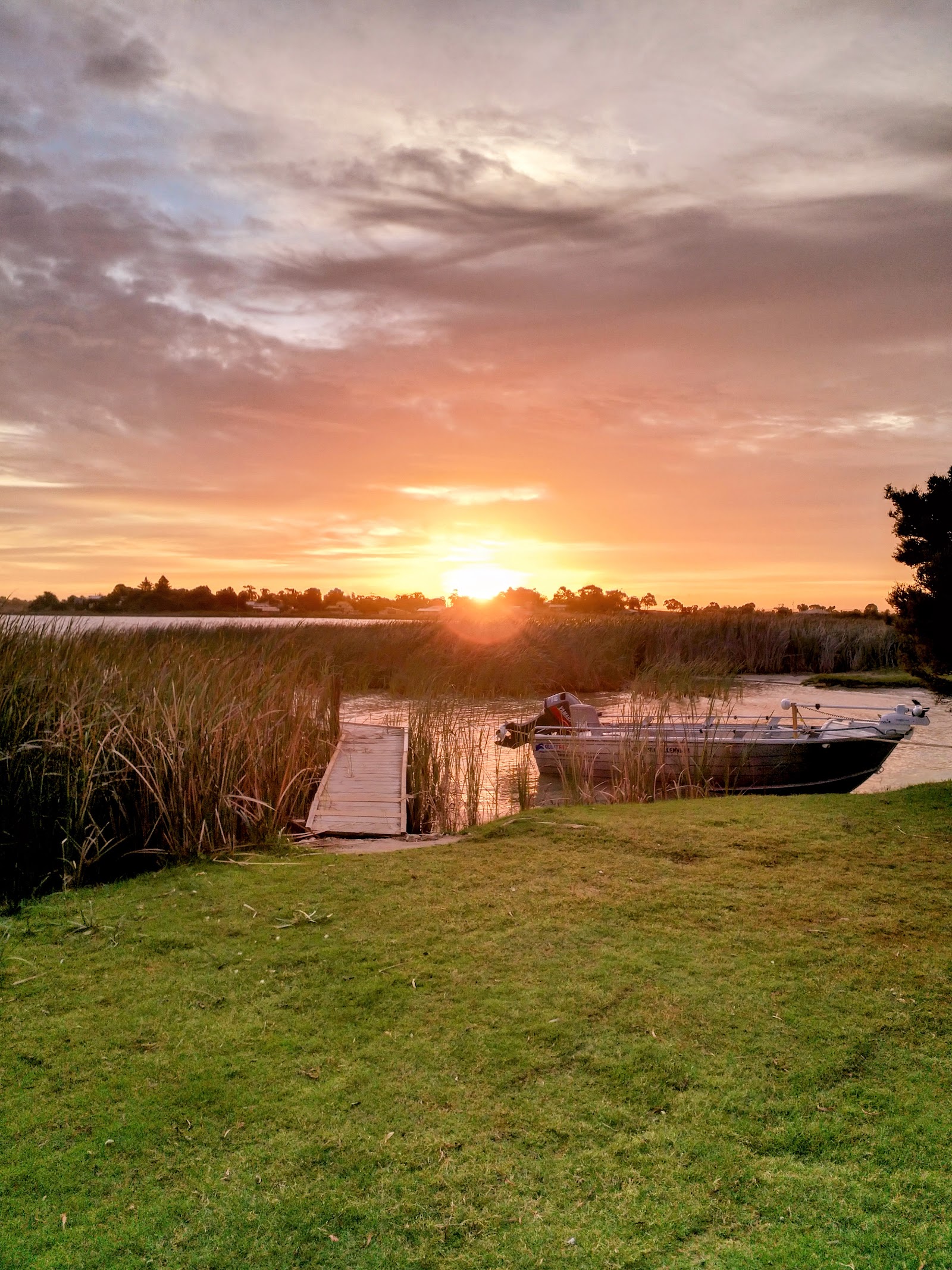 Clayton Bay Riverside Holiday Park 8