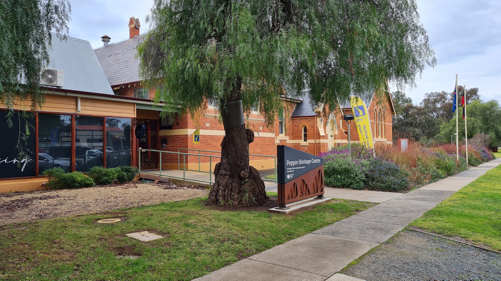 Deniliquin Visitors Centre 6