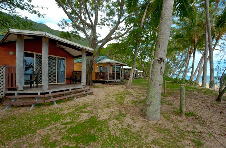 Ellis Beach Oceanfront Bungalows 7