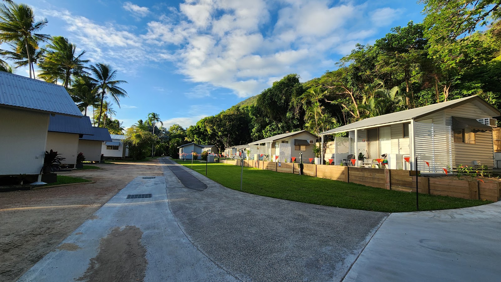 Ellis Beach Oceanfront Bungalows 10