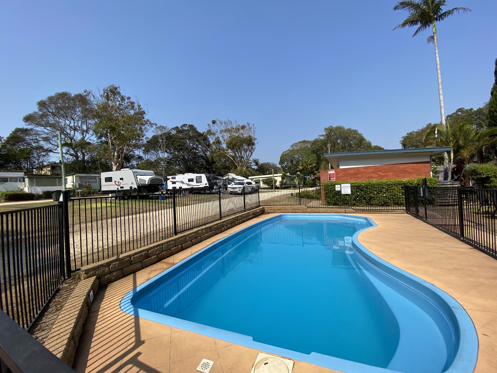 Flynns Beach Caravan Park 10