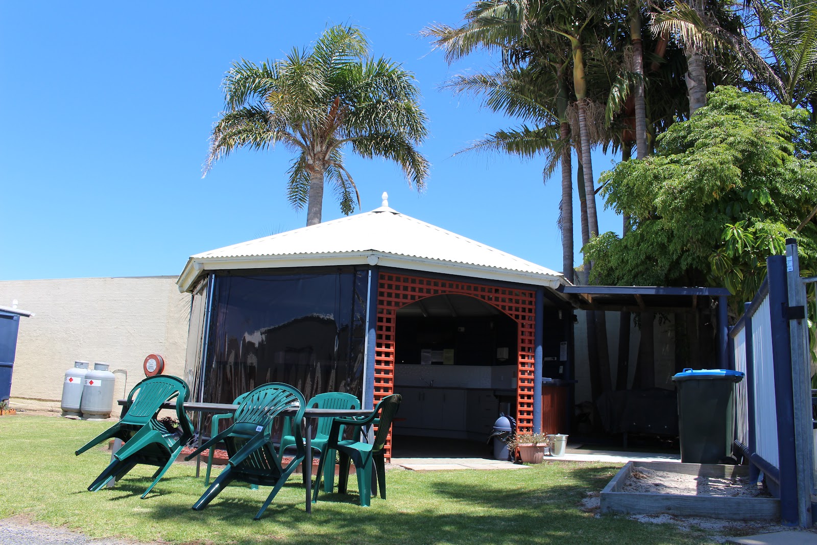 Golden Terrace Holiday Park 10