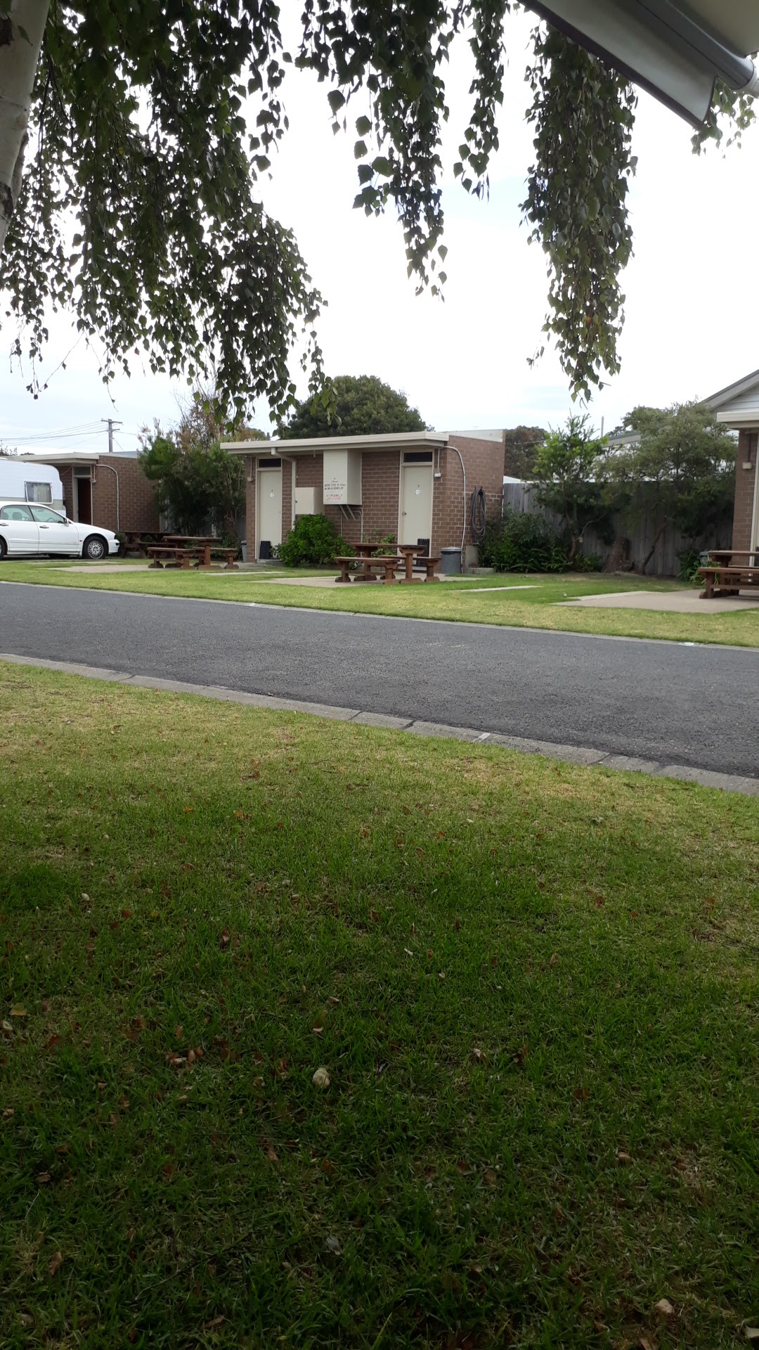 Lakes Haven LONG TERM STAY Accommodation (no short term stays) 4
