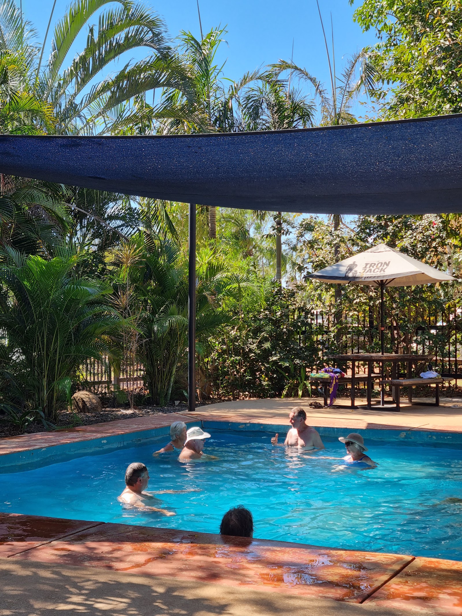 Lazy Lizard Tavern & Caravan Park 2