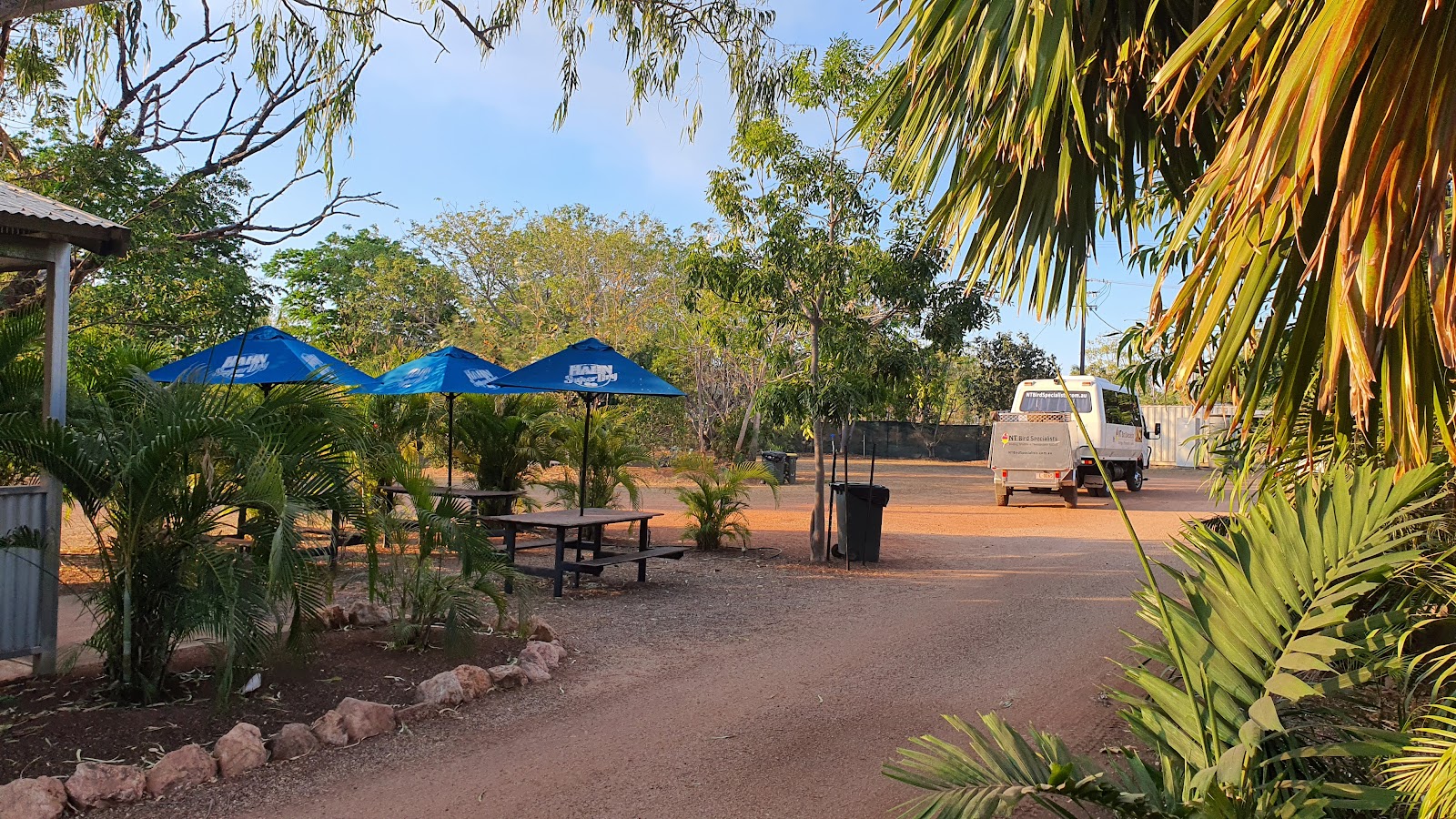 Lazy Lizard Tavern & Caravan Park 3