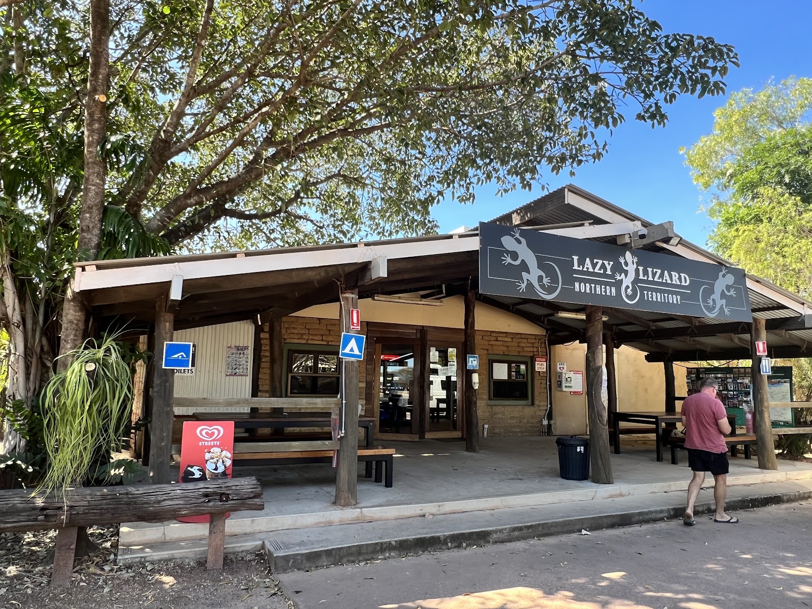Lazy Lizard Tavern & Caravan Park 6