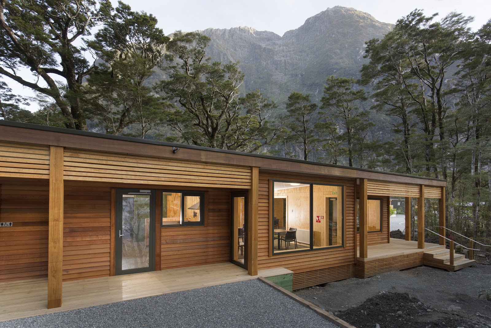 Milford Sound Lodge - Campervan Park 4