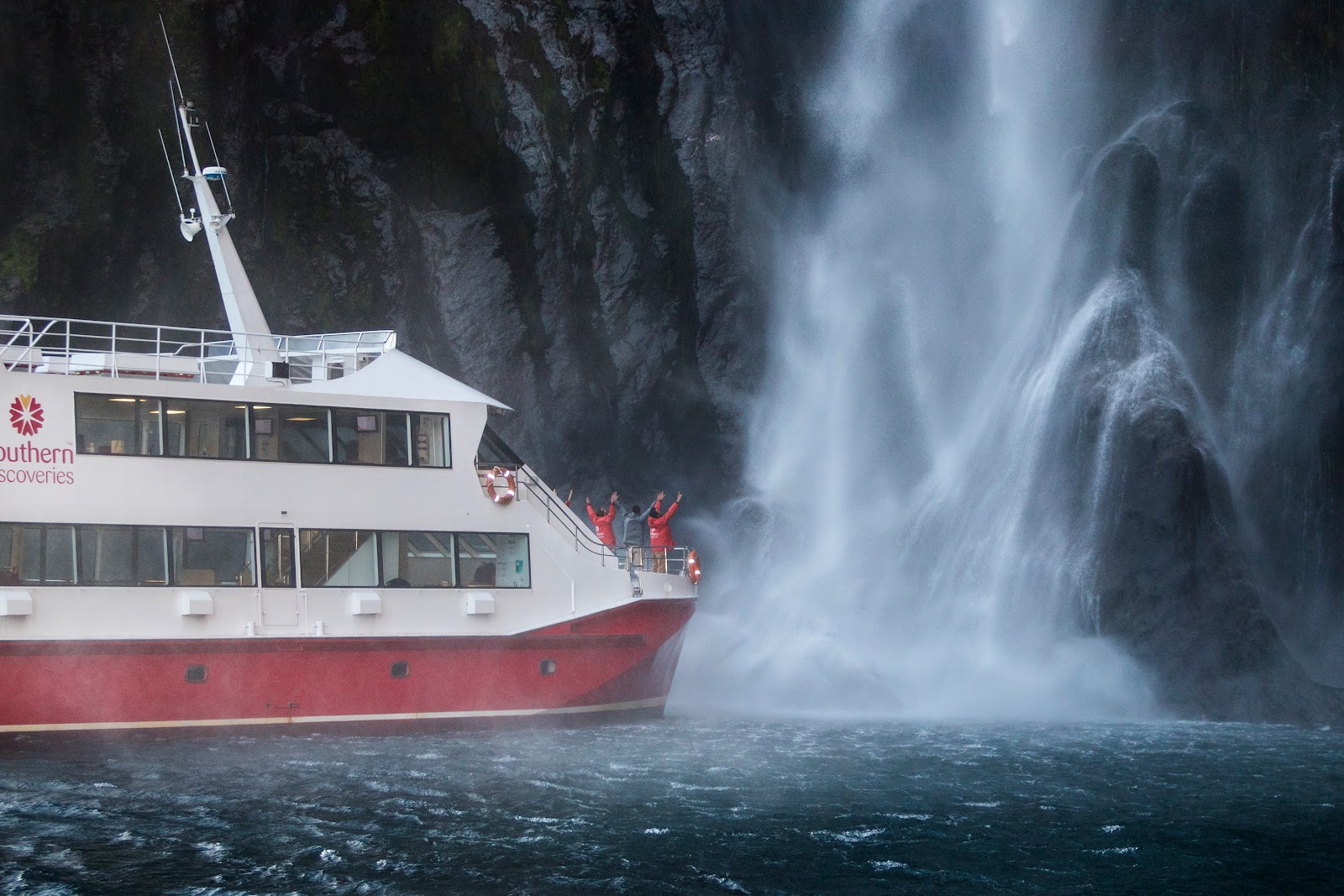 Milford Sound Lodge - Campervan Park 8
