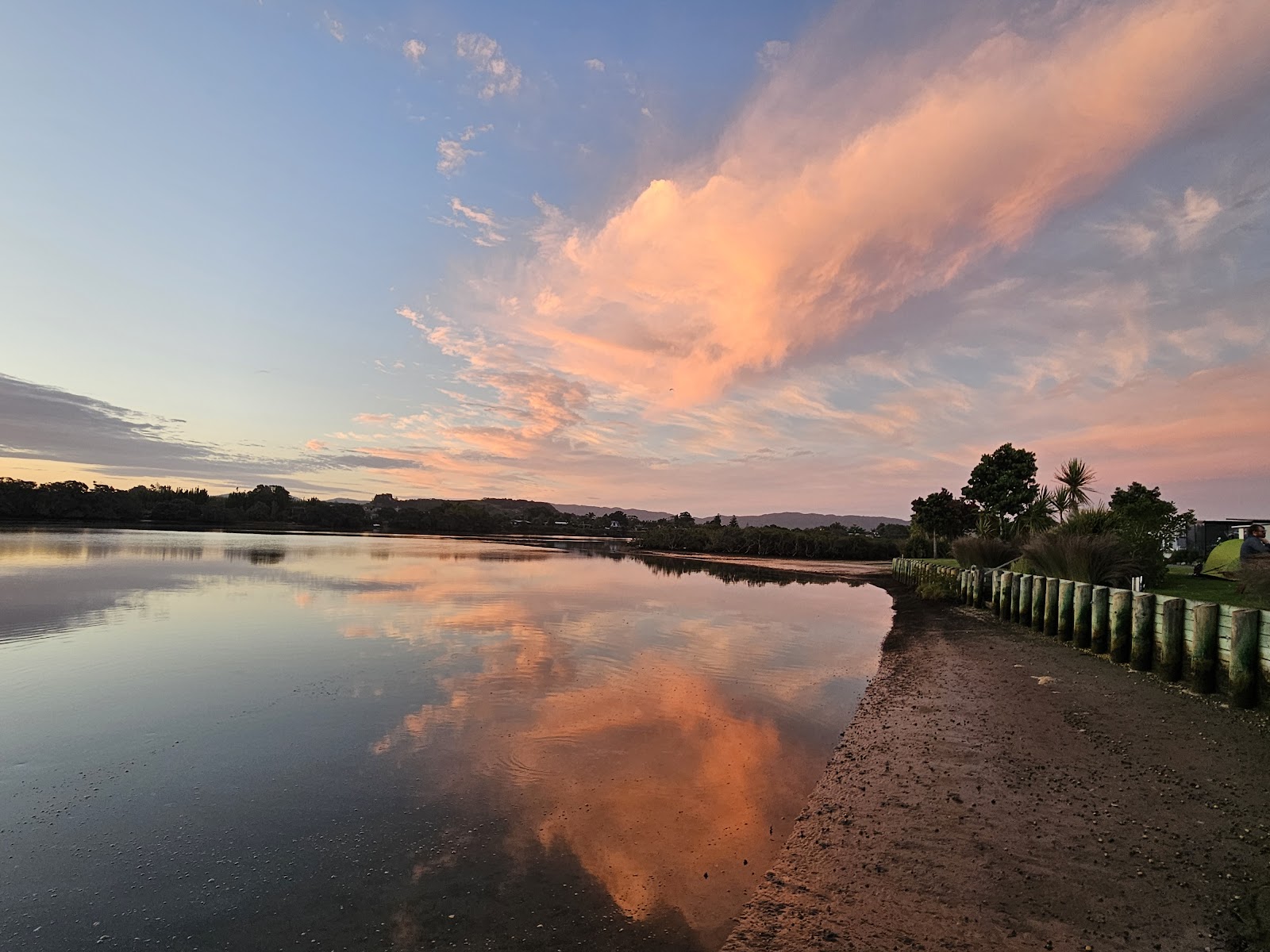 Riverside Holiday Park 8