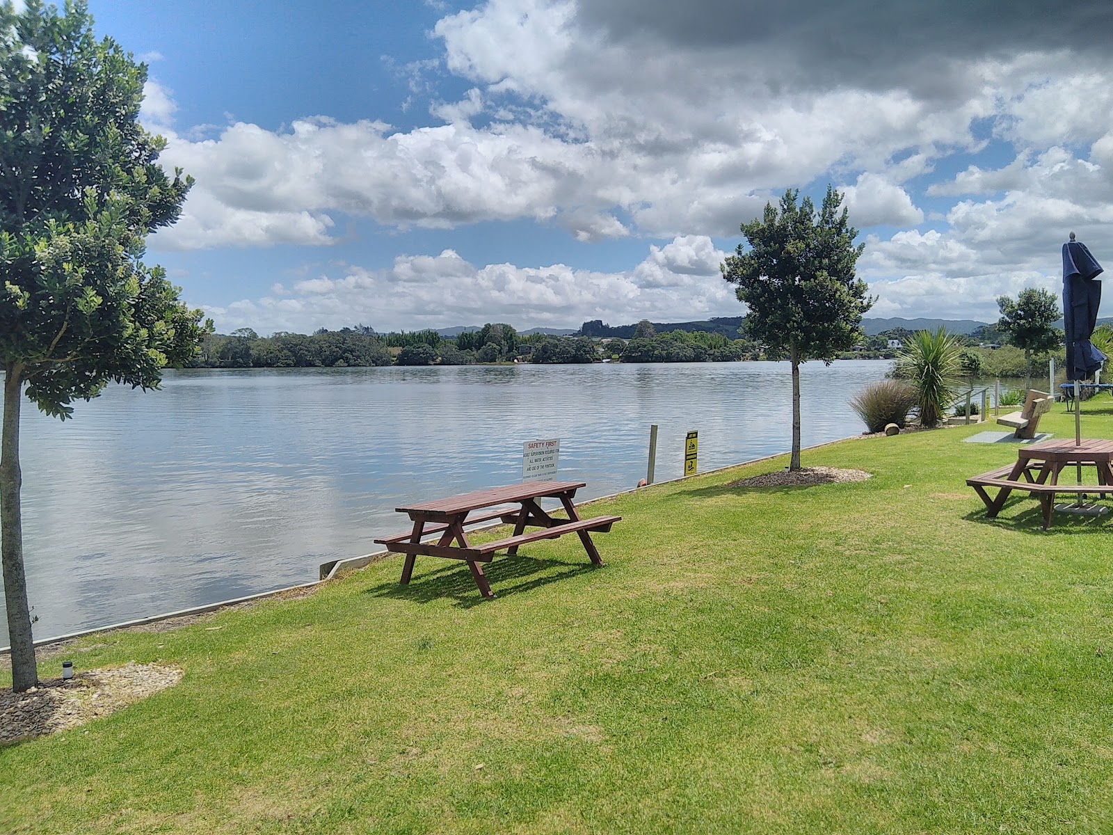 Riverside Holiday Park 9