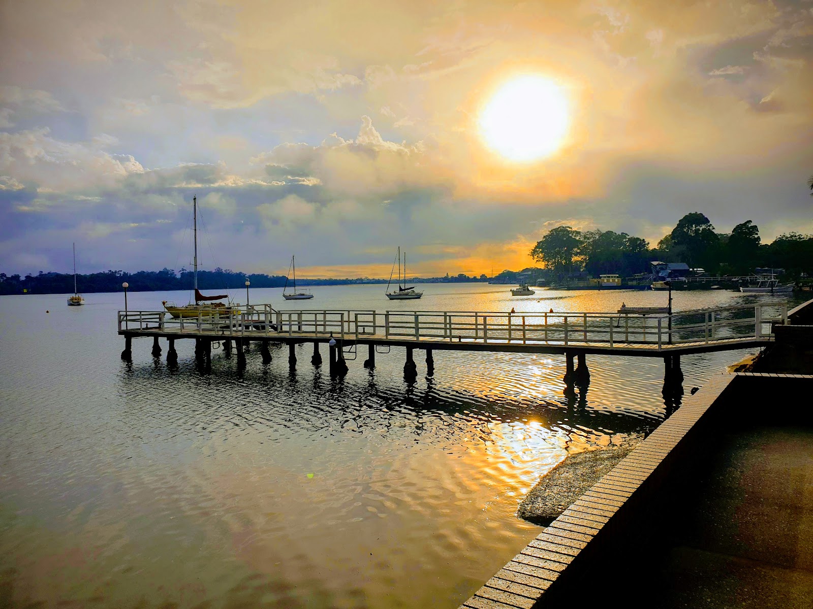 Riverside Resort @ Port 9